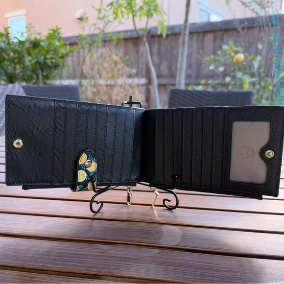 Lemon wallet NWOT never used - Picture 3 of 7